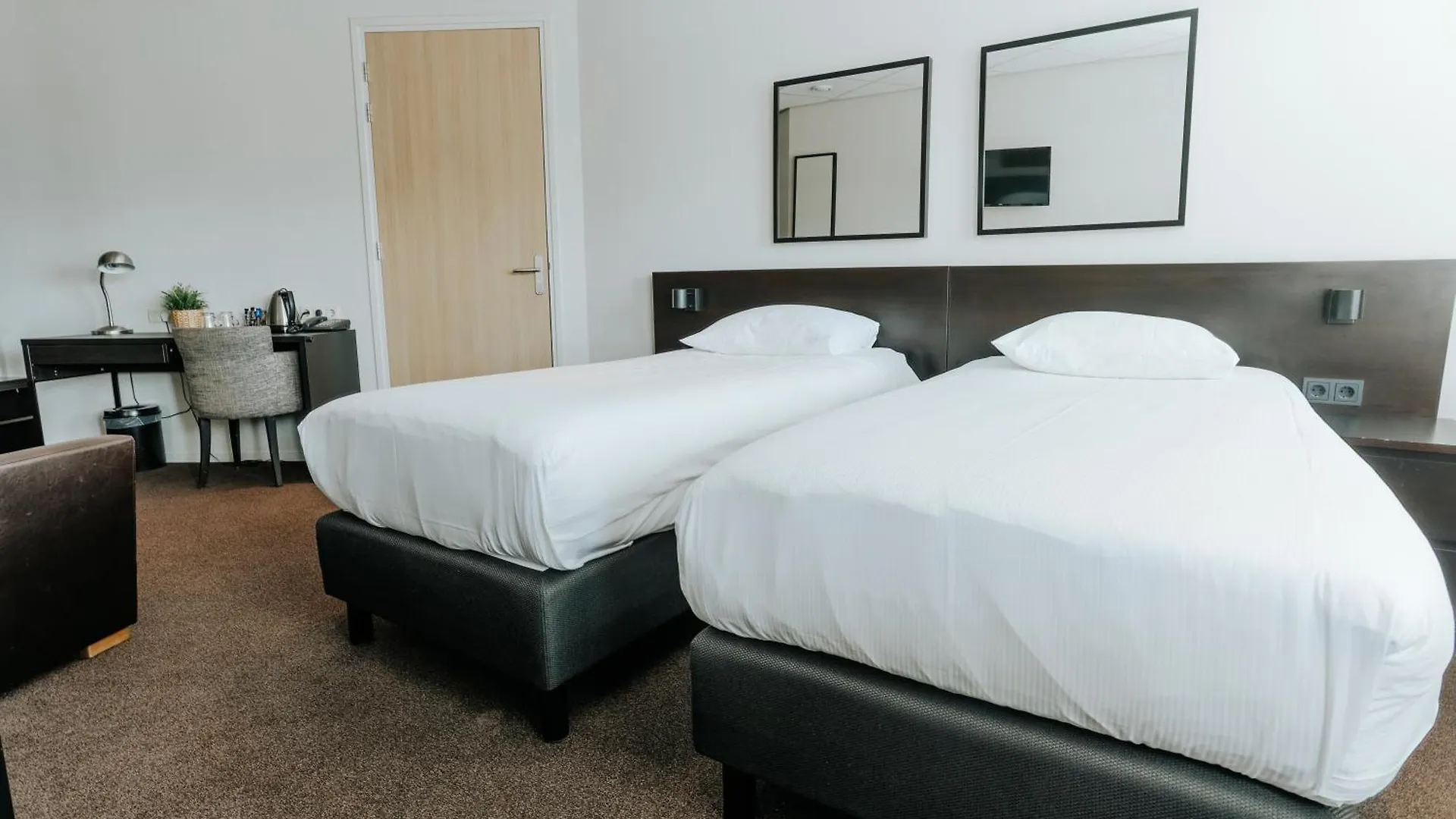 Queen Hotel Eindhoven 3*,  Netherlands